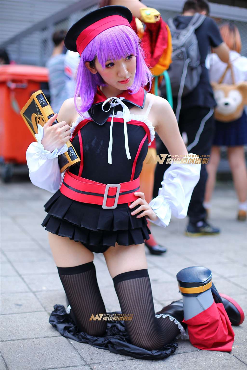 图片[5]-手捧魔法书的少女cosplay-街拍流行馆