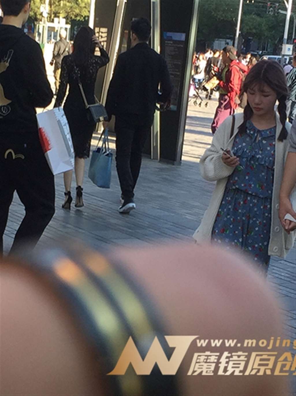 图片[3]-【红石赛帖】镂空长裙性感漂亮少妇-街拍流行馆