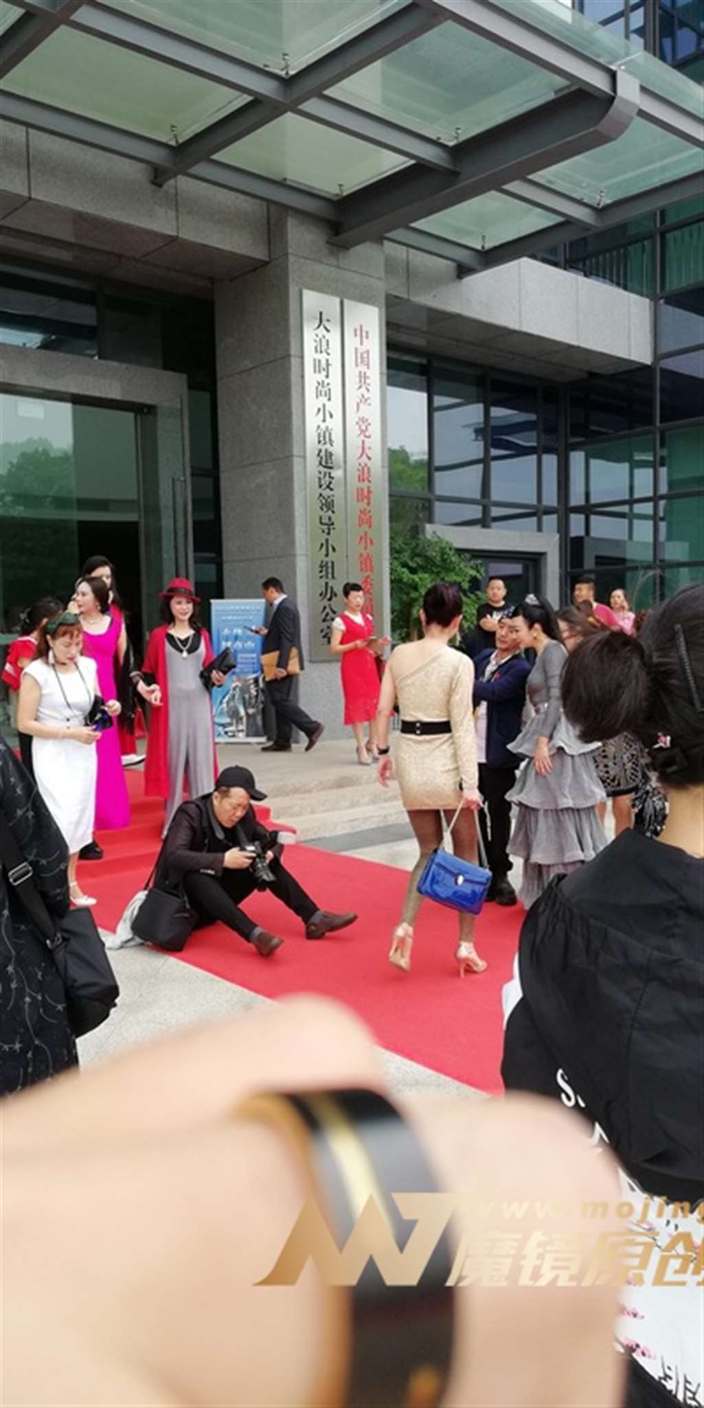 图片[3]-【视觉冲击赛贴】如此多娇的美少妇-街拍流行馆