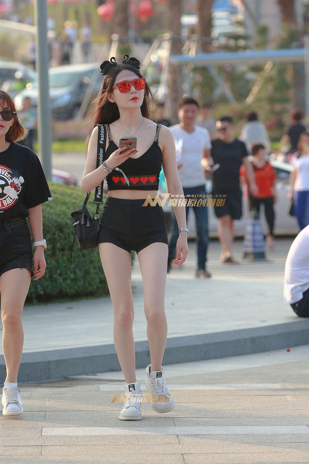 图片[5]-【视觉冲击赛贴】黄昏下的纤细美腿MM-街拍流行馆