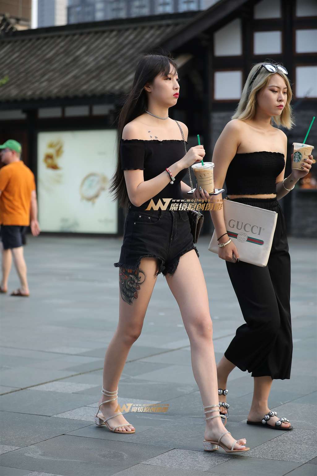 图片[1]-【凯恩赛帖】白嫩美腿-街拍流行馆
