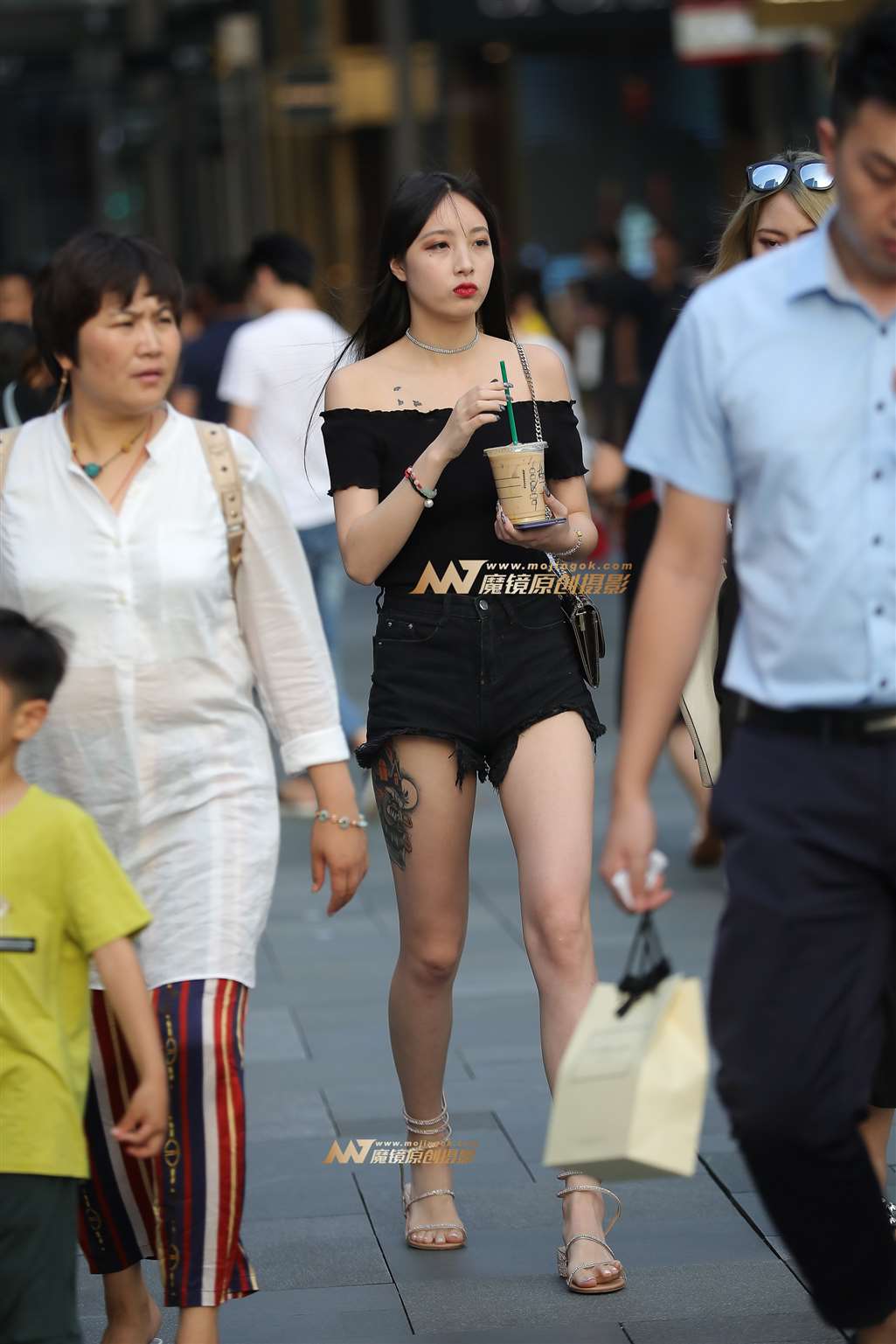 图片[4]-【凯恩赛帖】白嫩美腿-街拍流行馆