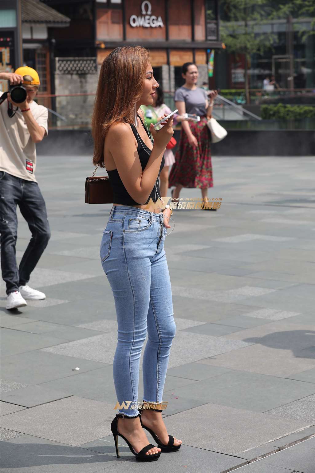 图片[1]-【凯恩赛贴】极品翘臀美女-街拍流行馆