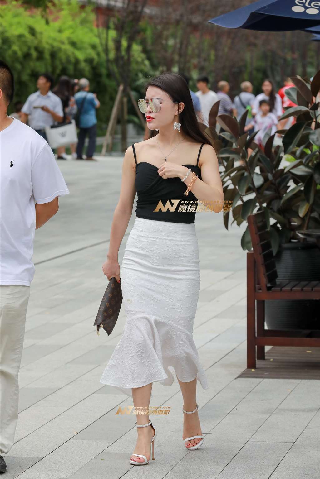 图片[4]-【凯恩赛贴】包臀裙美女 曼妙身姿-街拍流行馆