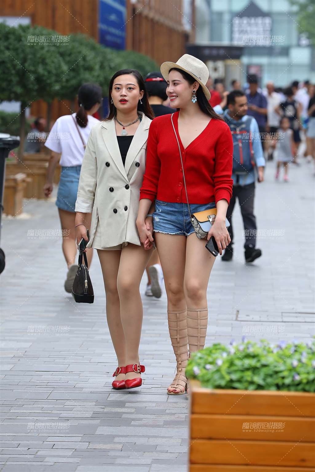 图片[4]-【视觉冲击赛贴】就喜欢这种带点肉感的女人-街拍流行馆