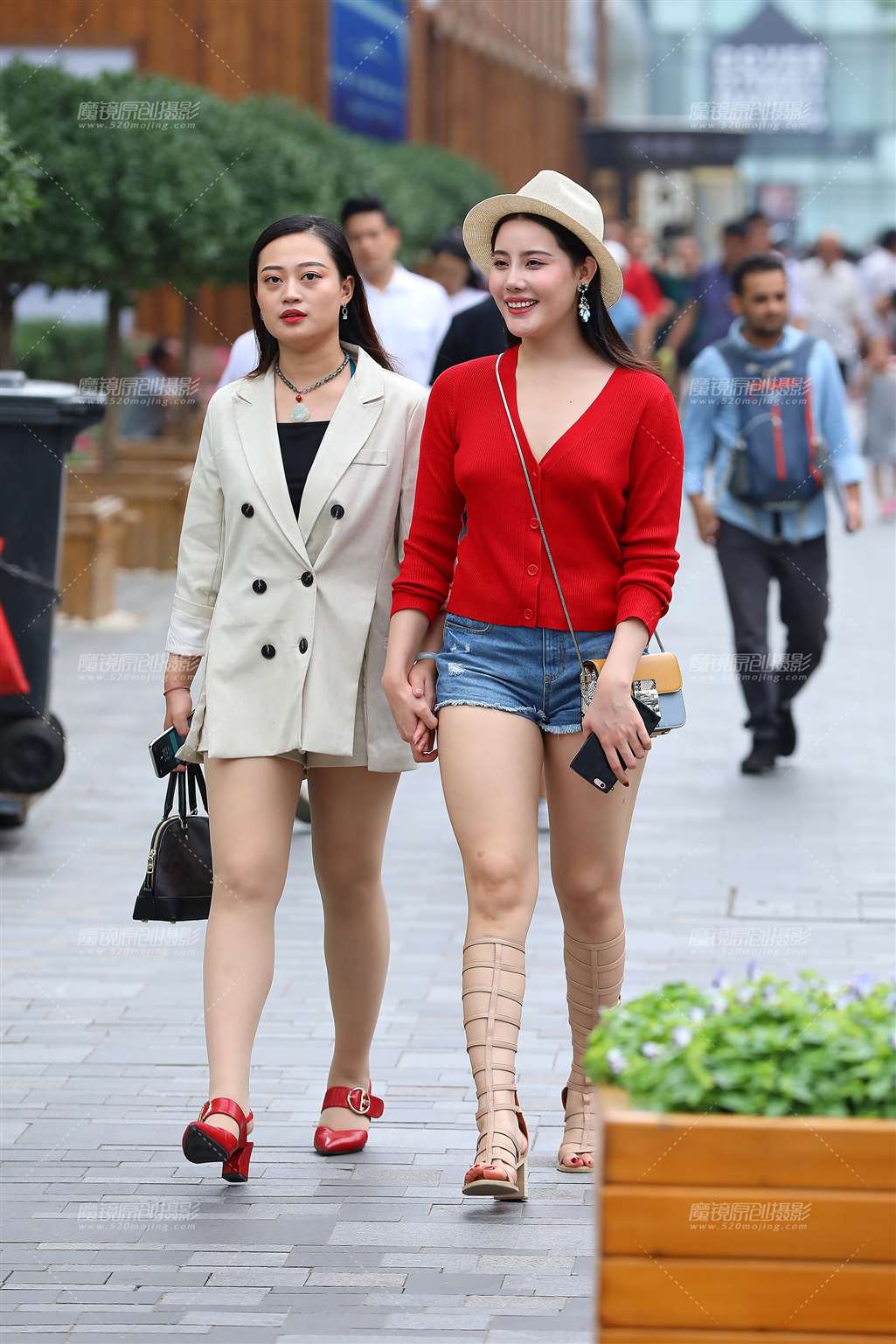 图片[5]-【视觉冲击赛贴】就喜欢这种带点肉感的女人-街拍流行馆