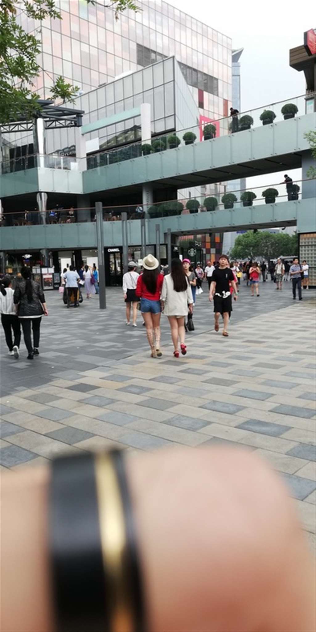 图片[3]-【视觉冲击赛贴】就喜欢这种带点肉感的女人-街拍流行馆