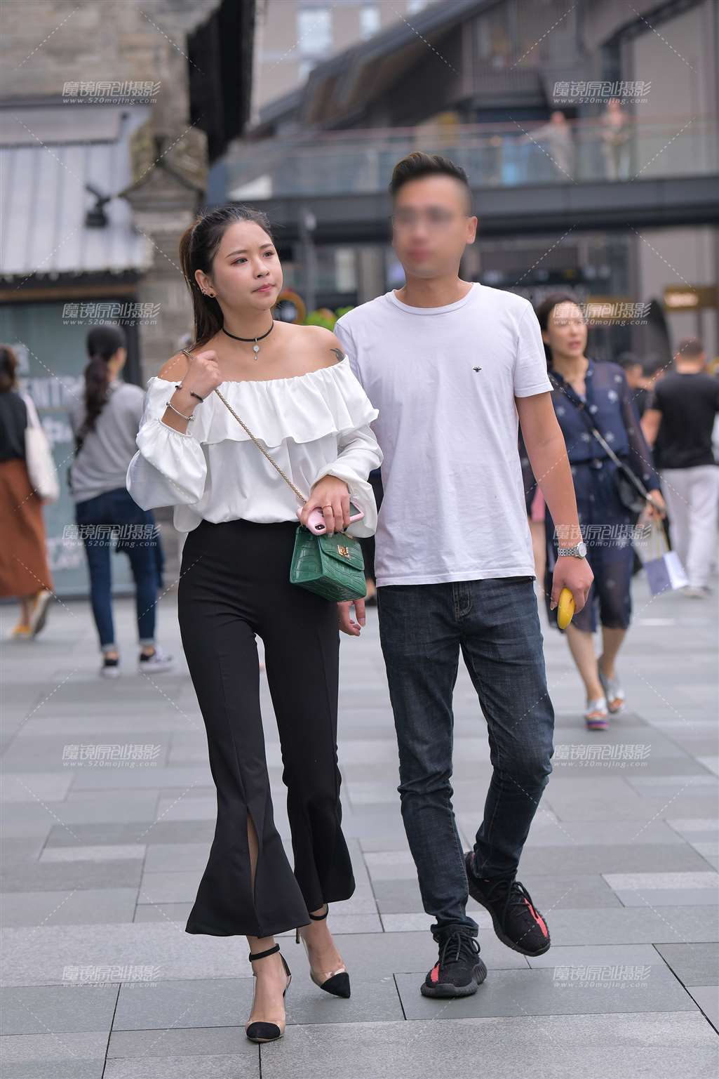 图片[1]-这个西裤够紧吗-街拍流行馆