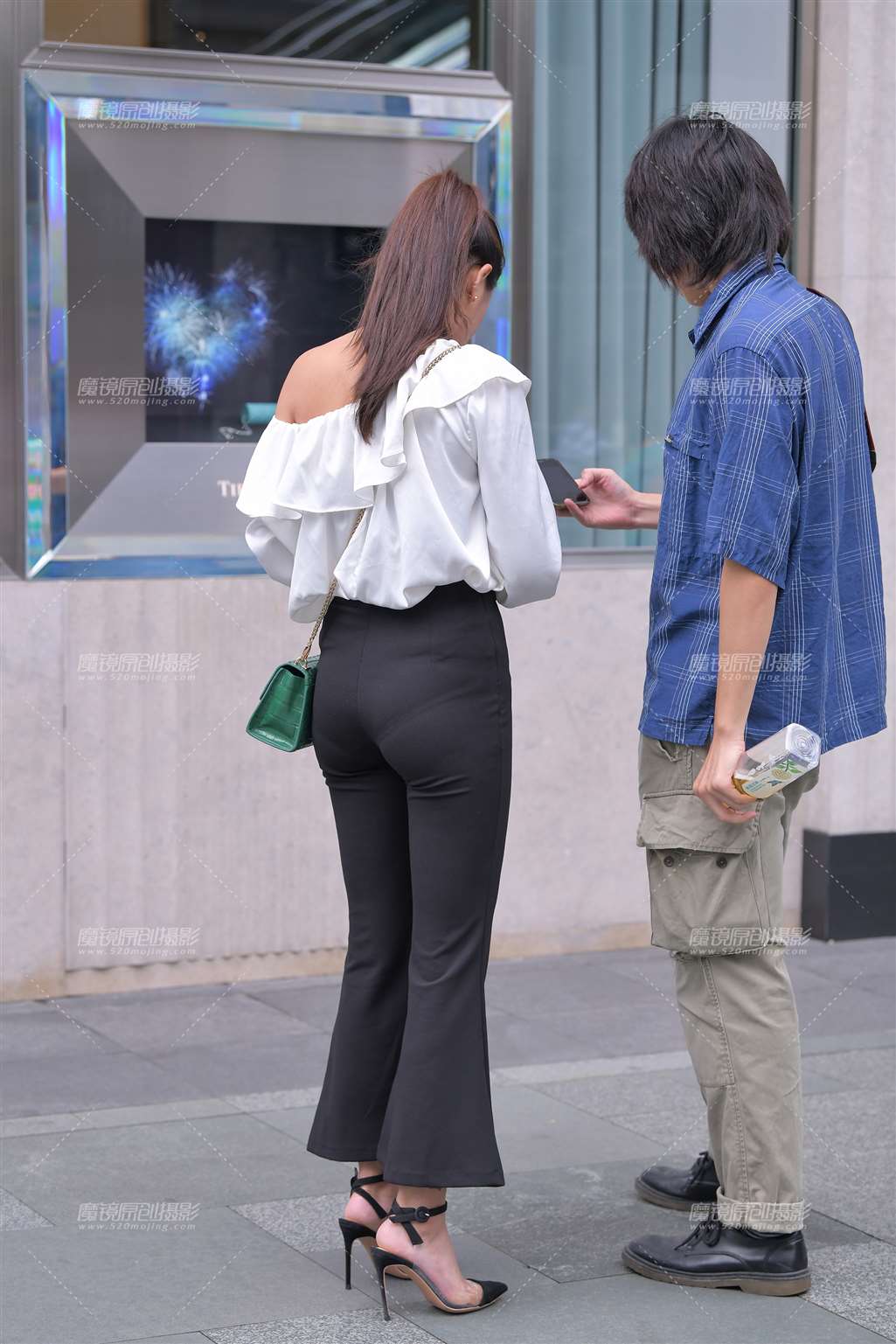 图片[4]-这个西裤够紧吗-街拍流行馆