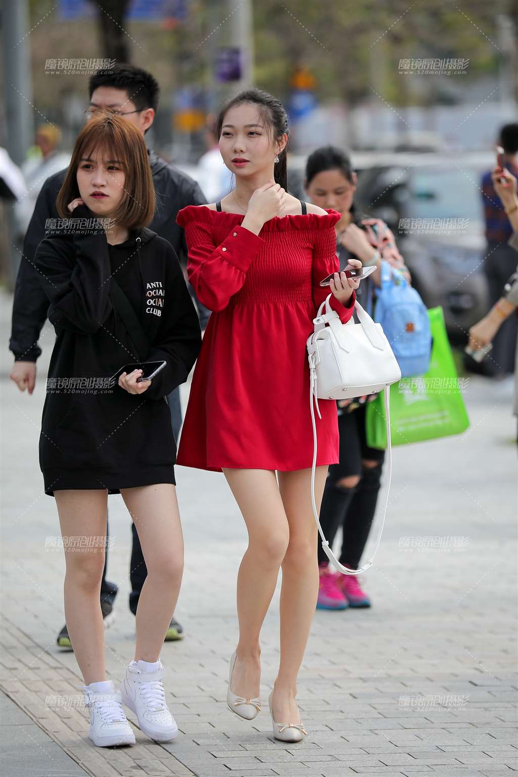 图片[1]-笑容甜美 样子可爱漂亮的小美女-街拍流行馆
