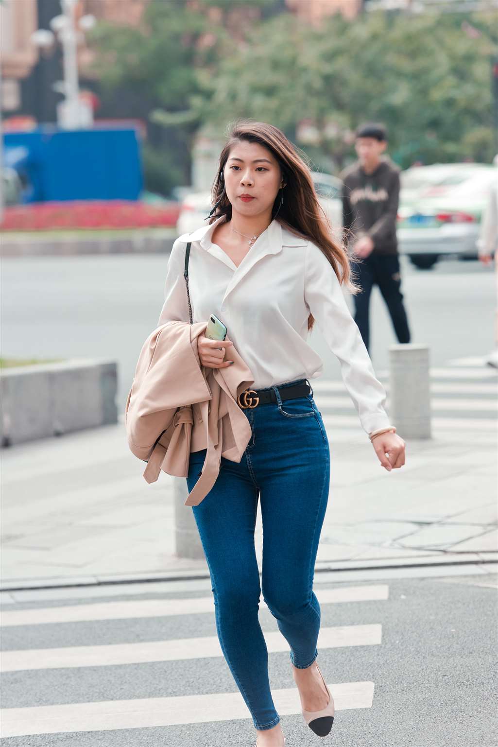 图片[2]-【御风街拍】丰硕的紧牛女郎-街拍流行馆