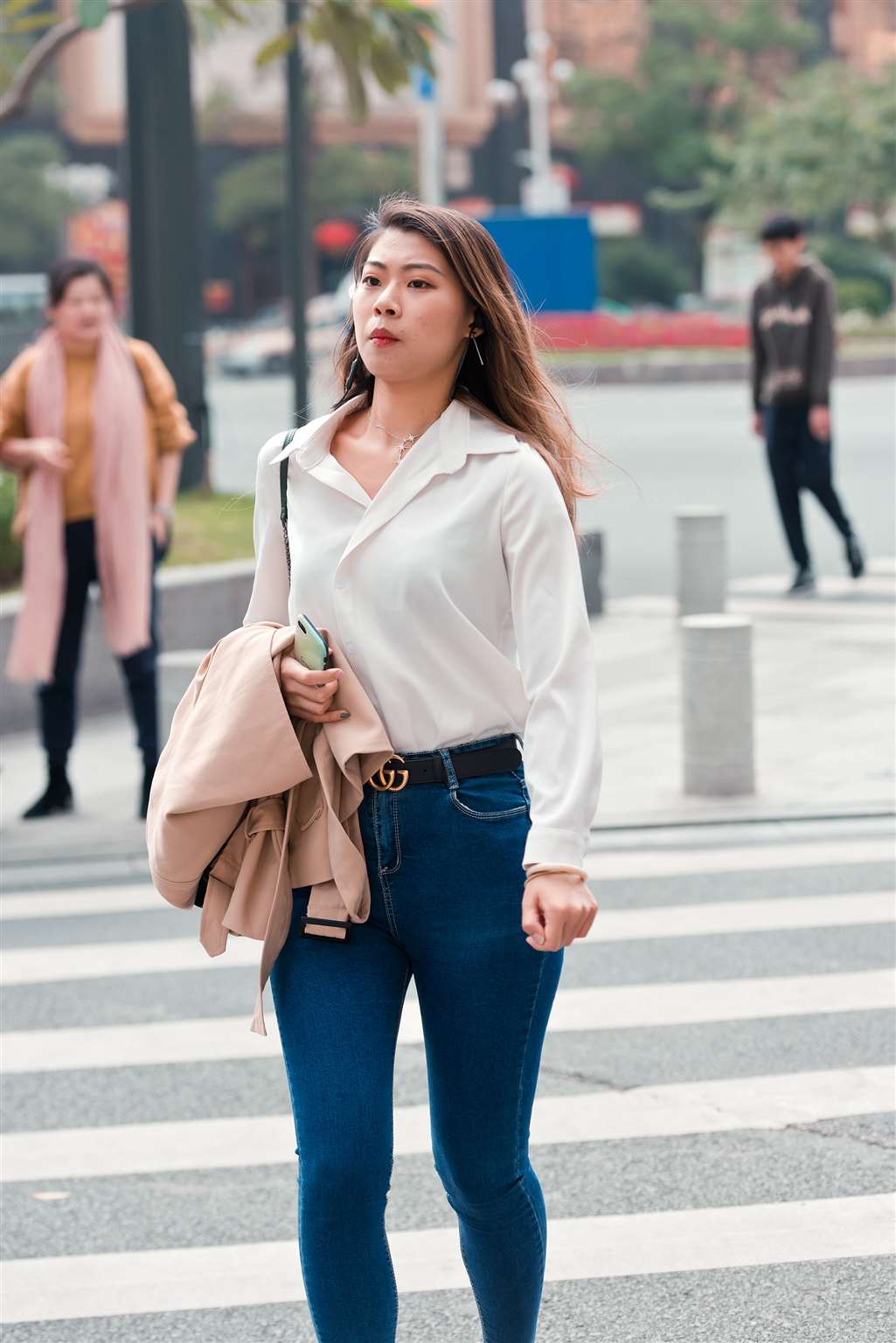 图片[4]-【御风街拍】丰硕的紧牛女郎-街拍流行馆