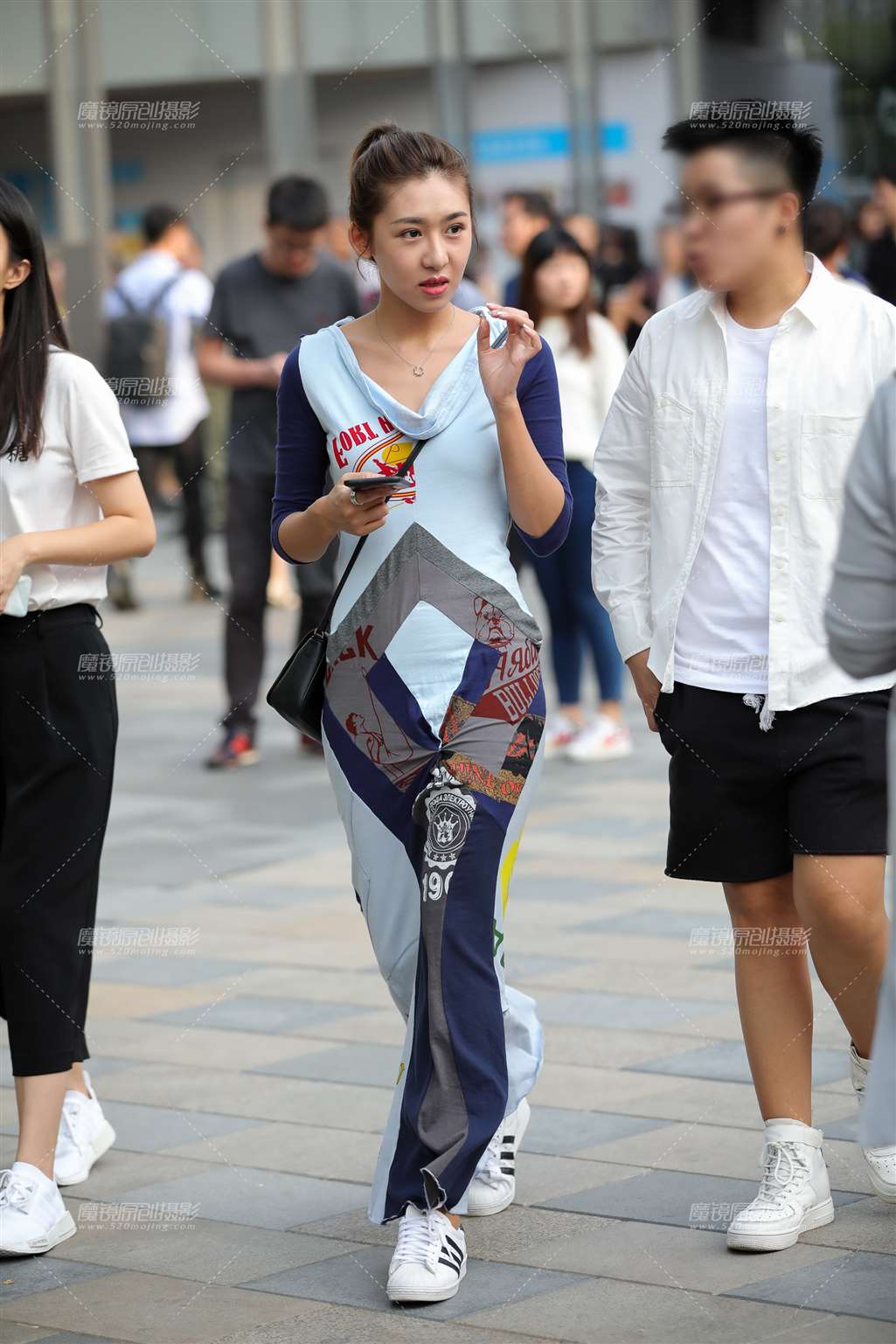 图片[1]-清秀可人文静的气质-街拍流行馆