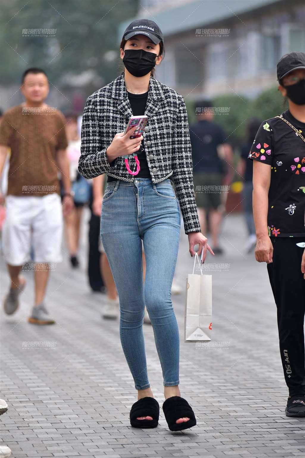 图片[4]-苗条紧身牛仔裤美女-街拍流行馆