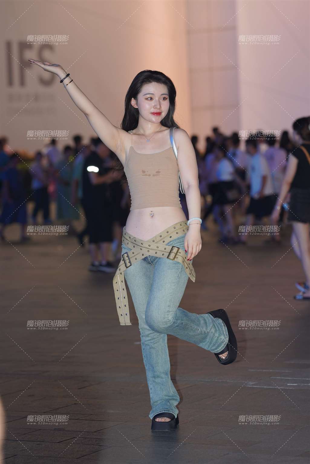 图片[1]-紧牛-街拍流行馆