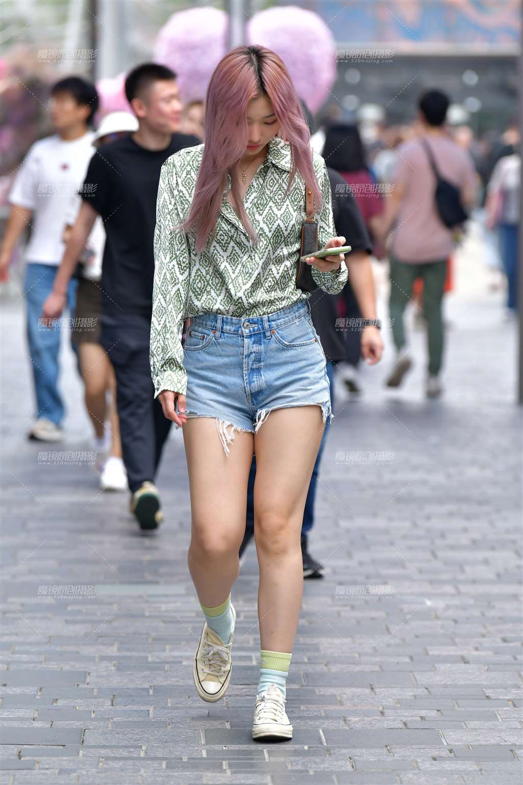 图片[5]-逛街牛仔热裤美女-街拍流行馆