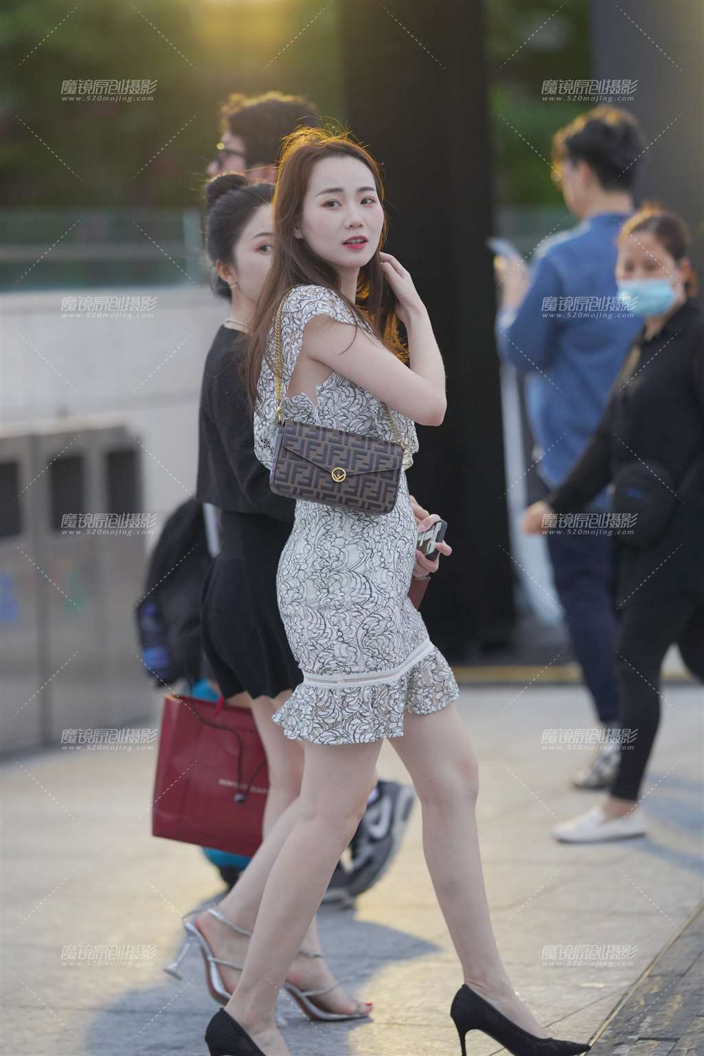 图片[4]-美腿小姐姐-街拍流行馆