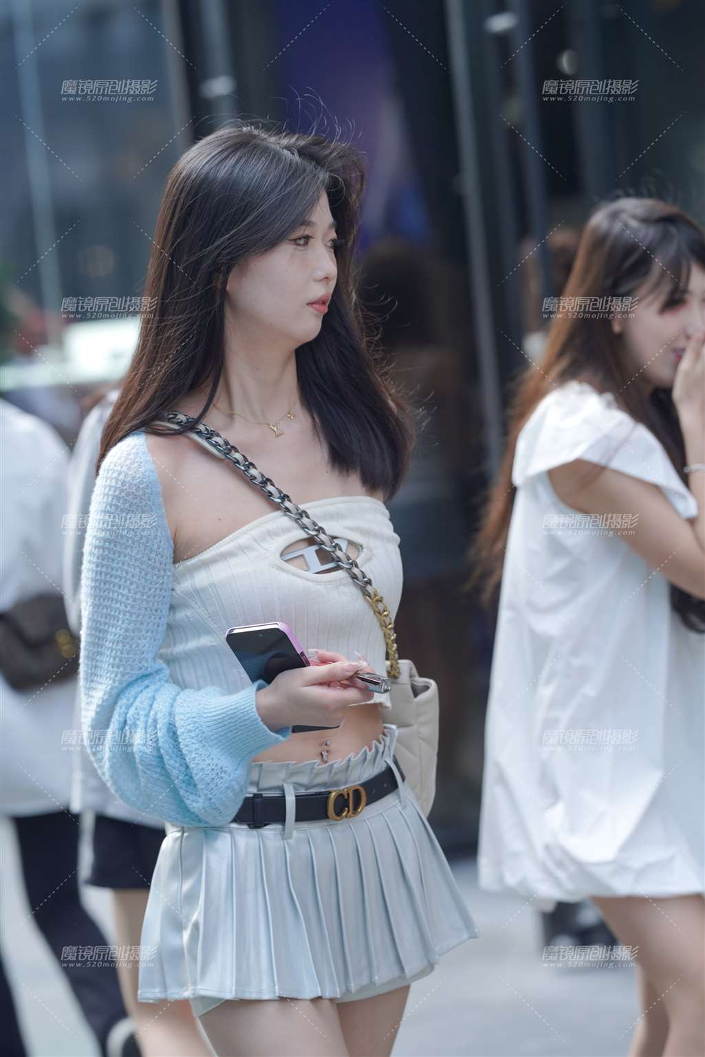 图片[4]-长腿美眉-街拍流行馆