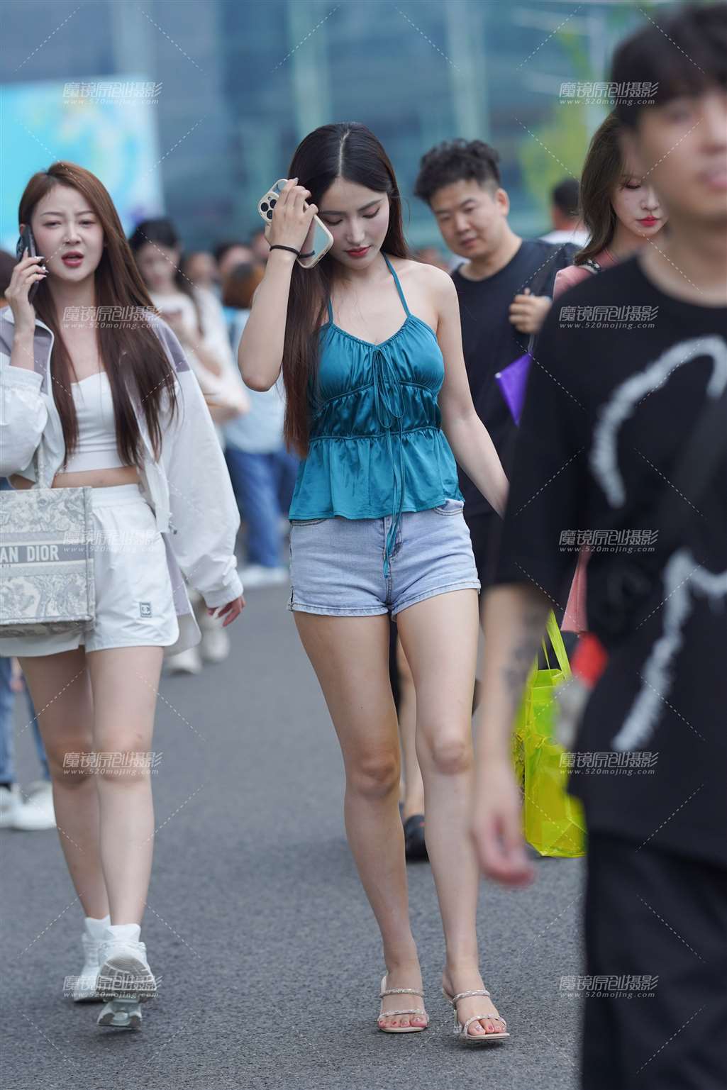 图片[3]-热裤美眉-街拍流行馆