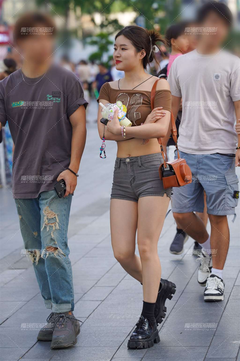 图片[5]-热裤美眉-街拍流行馆