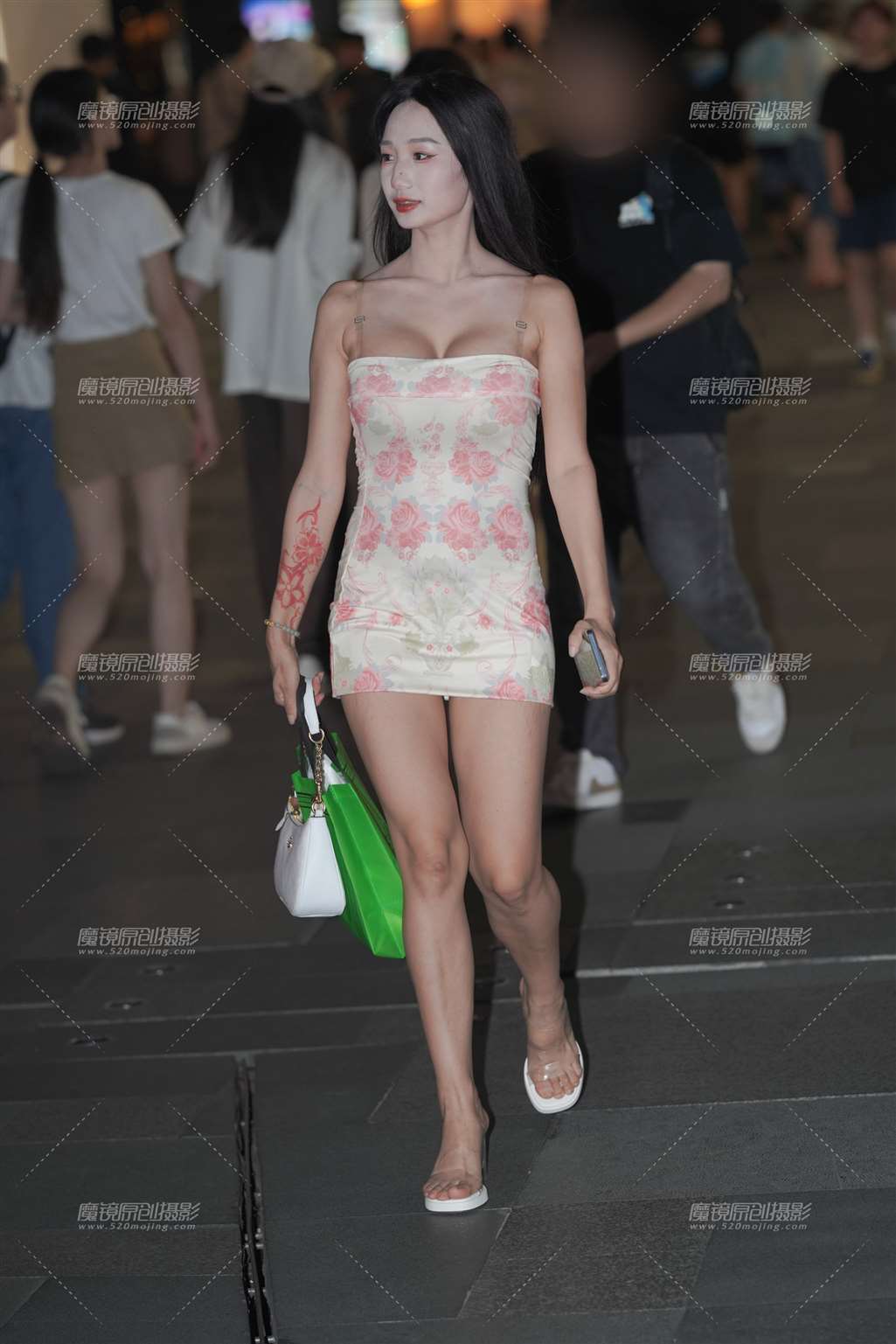 图片[1]-抹胸裙-街拍流行馆