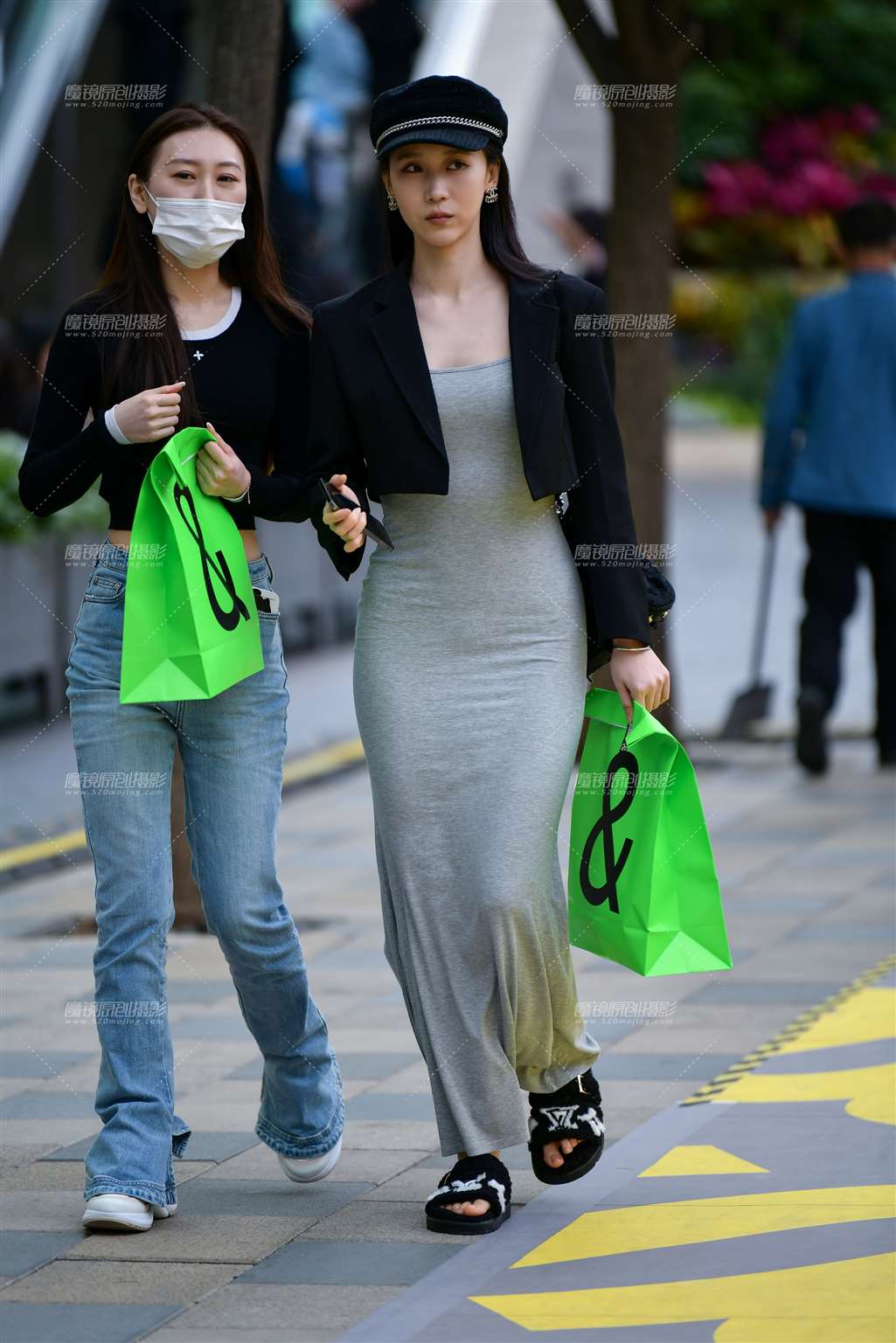 图片[1]-漂亮棉质长裙美女-街拍流行馆