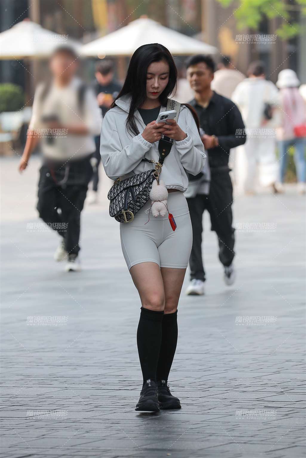 图片[3]-白色瑜伽短裤美女-街拍流行馆