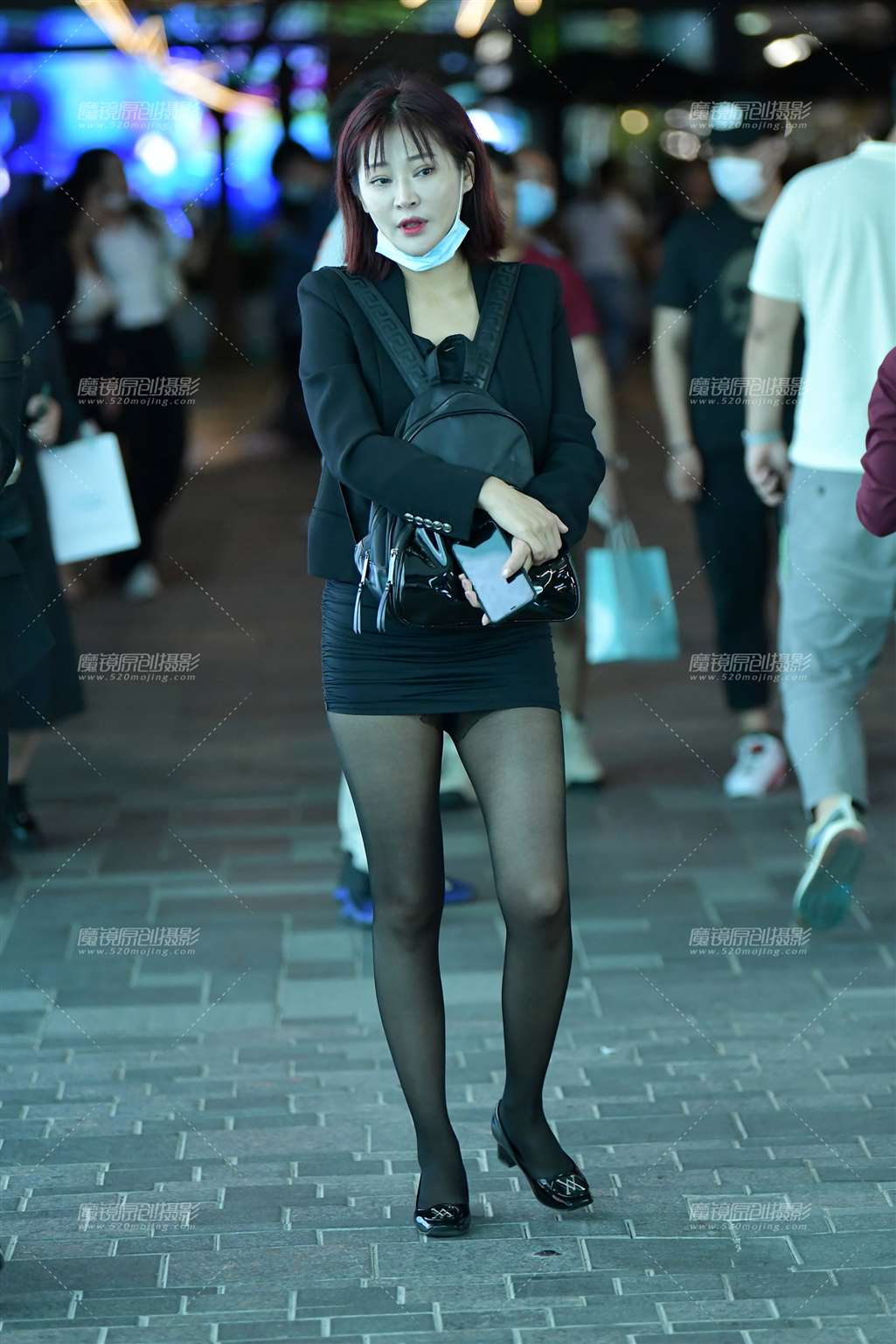 图片[3]-短裙黑丝袜美女-街拍流行馆