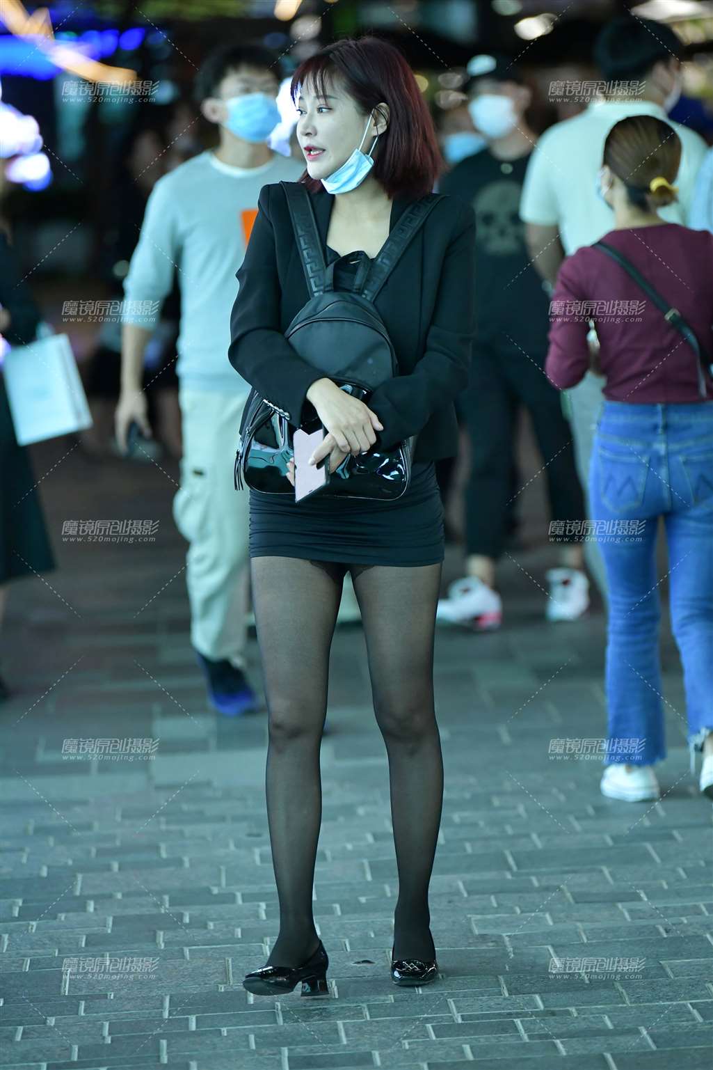 图片[4]-短裙黑丝袜美女-街拍流行馆