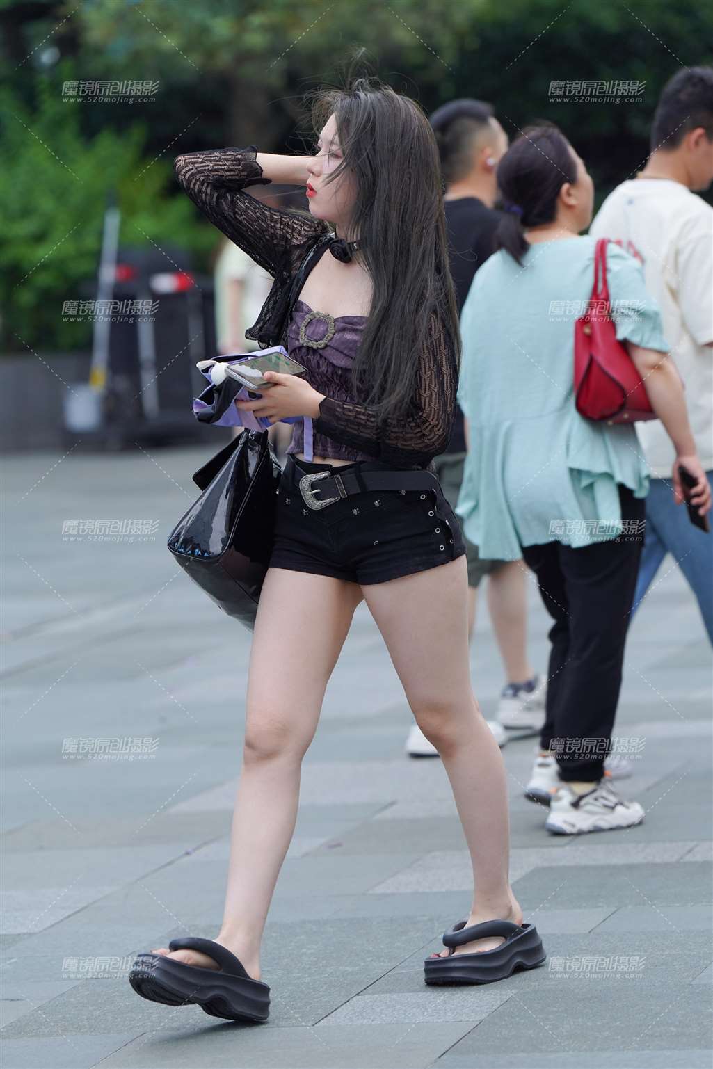 图片[4]-热裤肉腿-街拍流行馆
