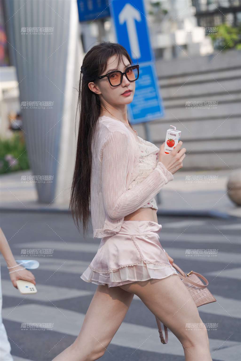 图片[2]-甜美活泼-街拍流行馆
