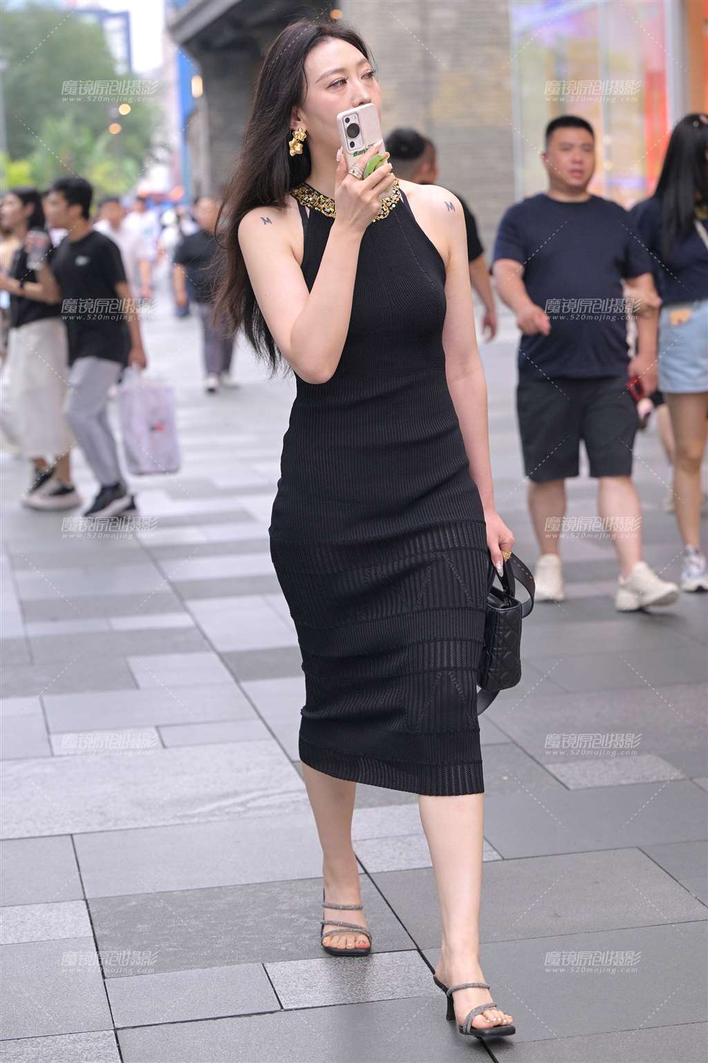 图片[3]-典雅黑裙美女-街拍流行馆