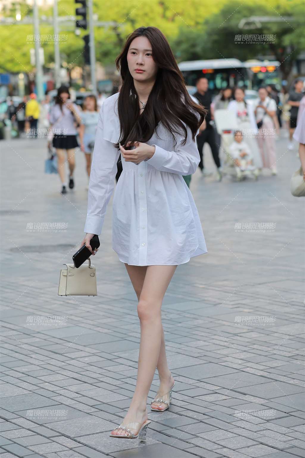 图片[3]-高挑长腿高跟美女-街拍流行馆