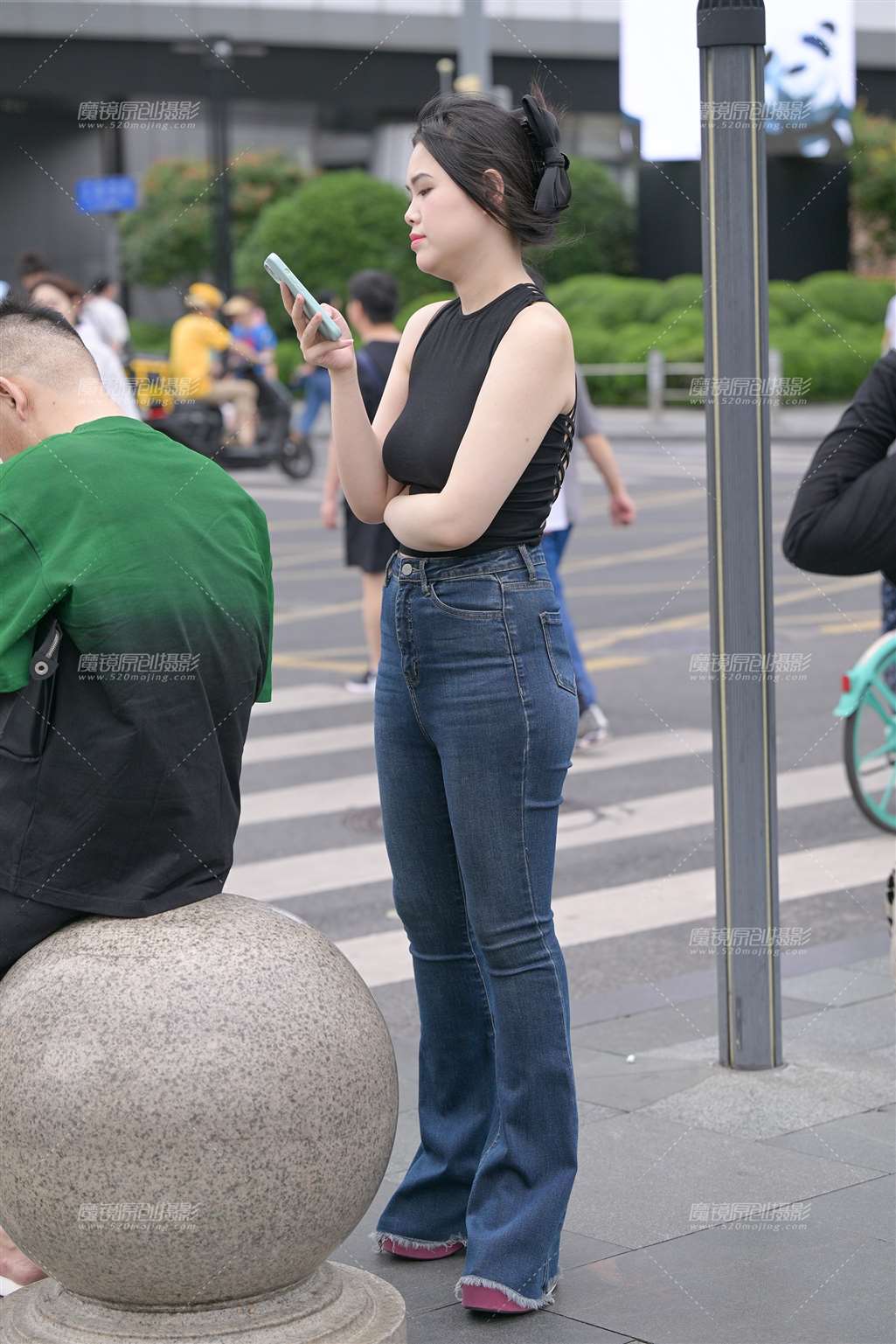 图片[1]-街边紧牛-街拍流行馆