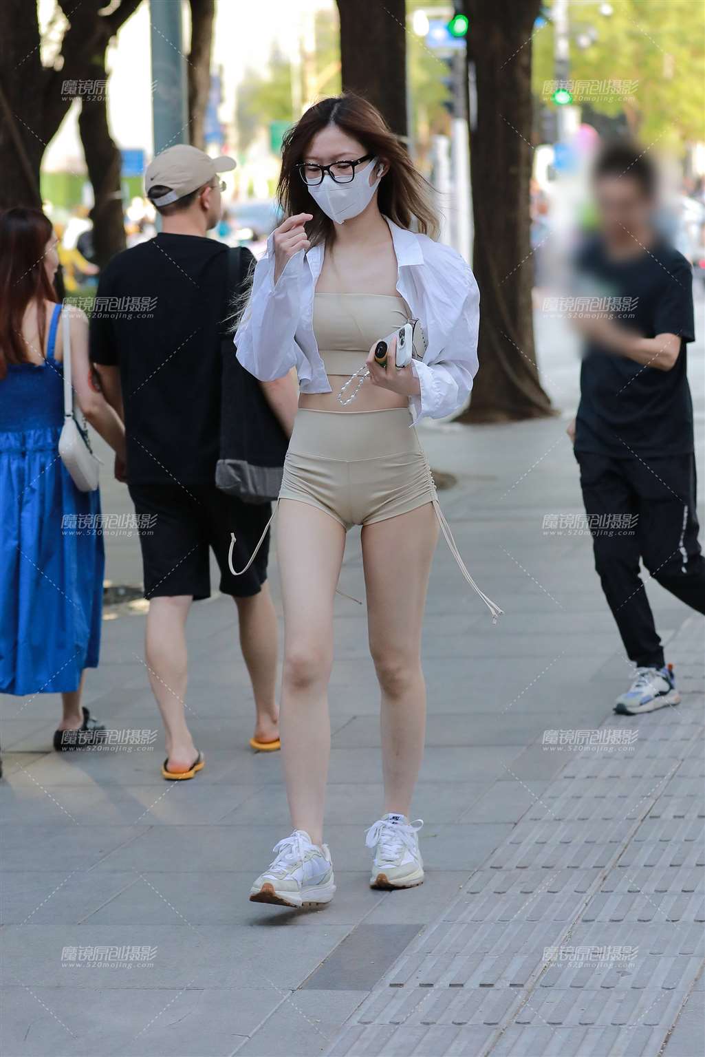 图片[4]-瑜伽短裤美女-街拍流行馆