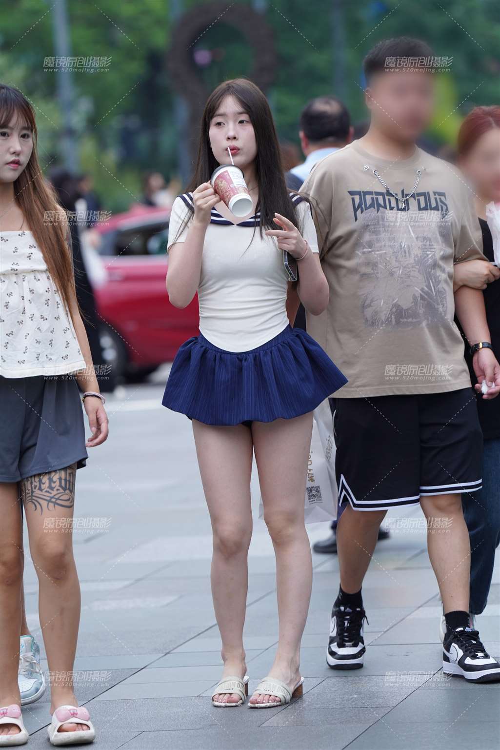 图片[1]-美腿百褶裙-街拍流行馆