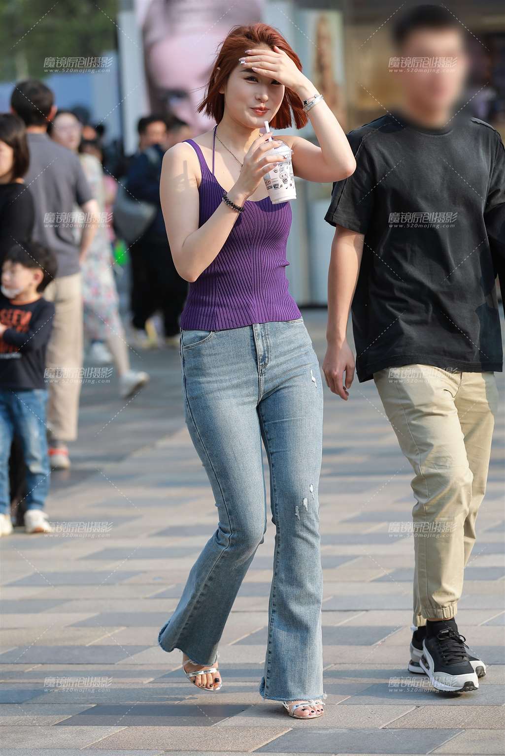 图片[1]-紧牛高跟美女-街拍流行馆