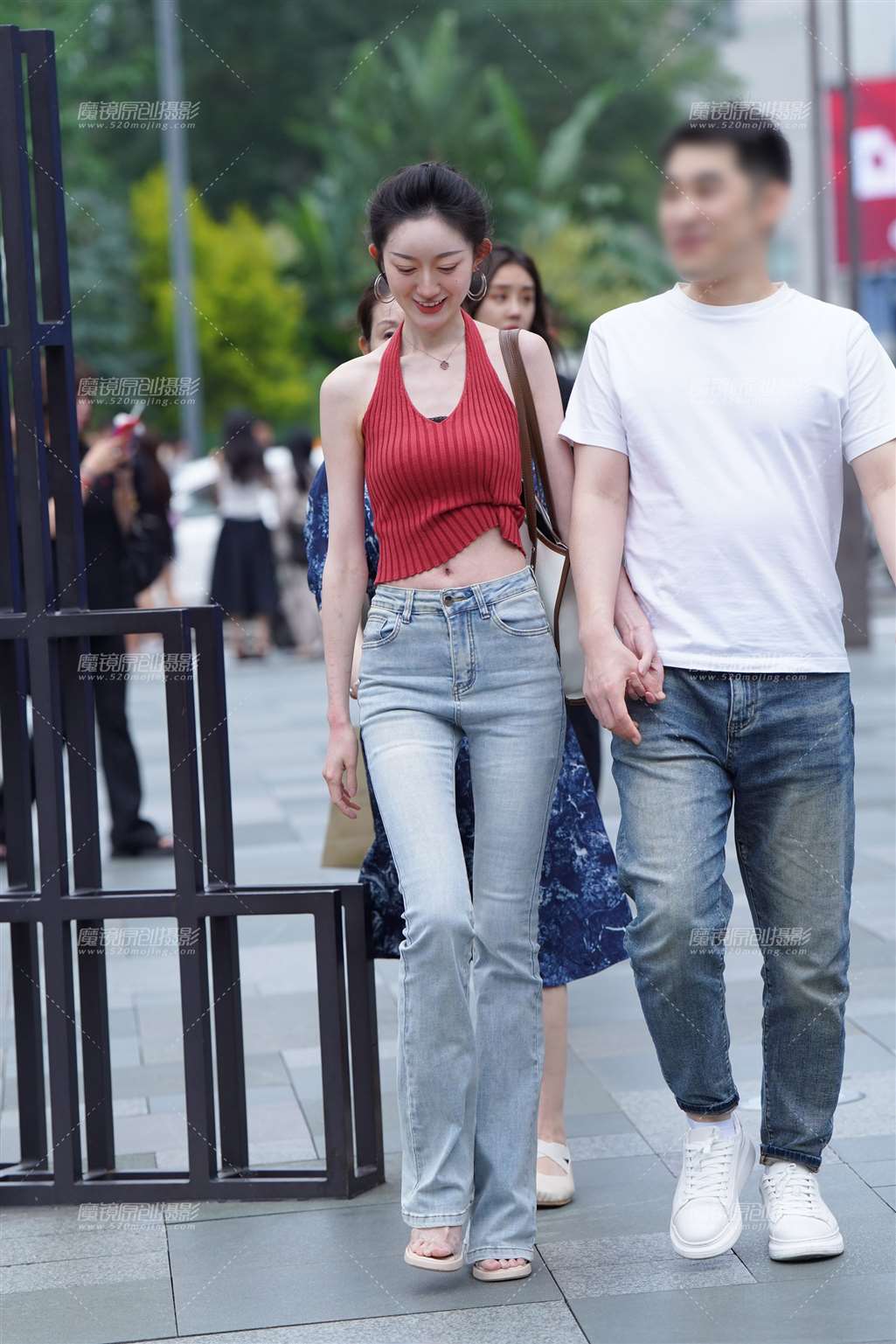 图片[1]-长腿牛仔-街拍流行馆