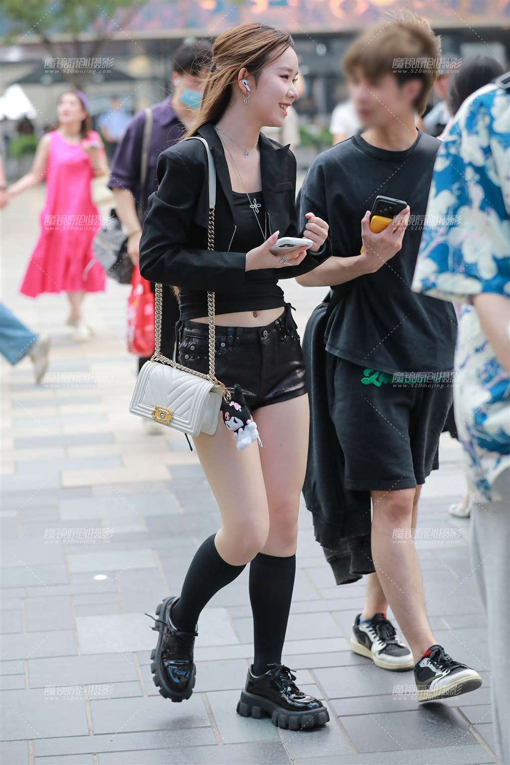 图片[5]-黑热裤女友-街拍流行馆